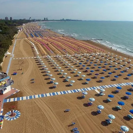 Flat On The Fourth Floor With Lift And Terrace * Lignano Sabbiadoro